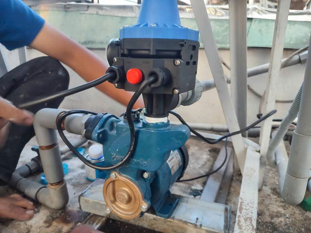 SỬA MÁY BƠM NƯỚC TẠI NHÀ GIÁ RẺ 24/24 0903 359 691(Mr Nhựt)